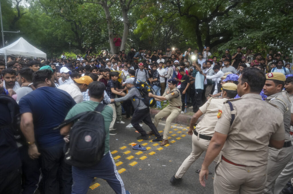 CJP संसद मार्च जंतर मंतर लाठीचार्ज दिल्ली मेट्रो बंद