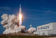 SpaceX Mobile Ambitions Challenge US Telecom Starlink satellite connecting a smartphone as SpaceX expands into the US mobile market