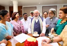 “No Need To Worry, I’m With You”: PM Modi Reassures Rebel TMC and Shiv Sena MPs Prime Minister Narendra Modi interacting with NDA MPs over breakfast in New Delhi
