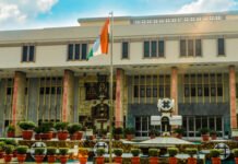 Delhi High Court Bars Foreign Medical Grads With Multi-College Degrees From FMGE Delhi HC Bars Foreign Medical Grads With Multi-College Degrees